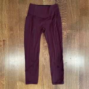 Lululemon crop pocket Legging in Luxtreme Fabric with pocket 25” inseam size 6